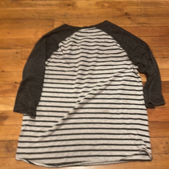 Alternative Apparel baseball tee size large - Picture 4 of 5